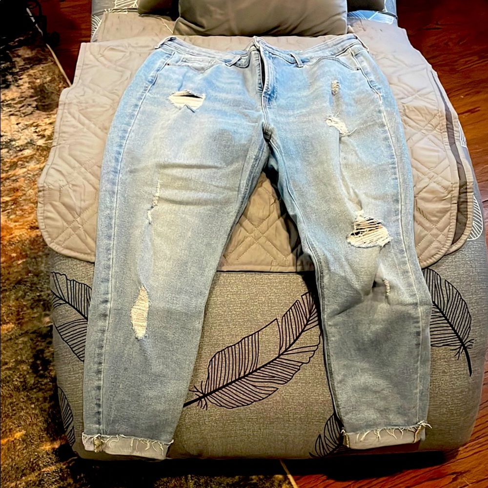 Old Navy Rockstar Jeans Distressed Casual
